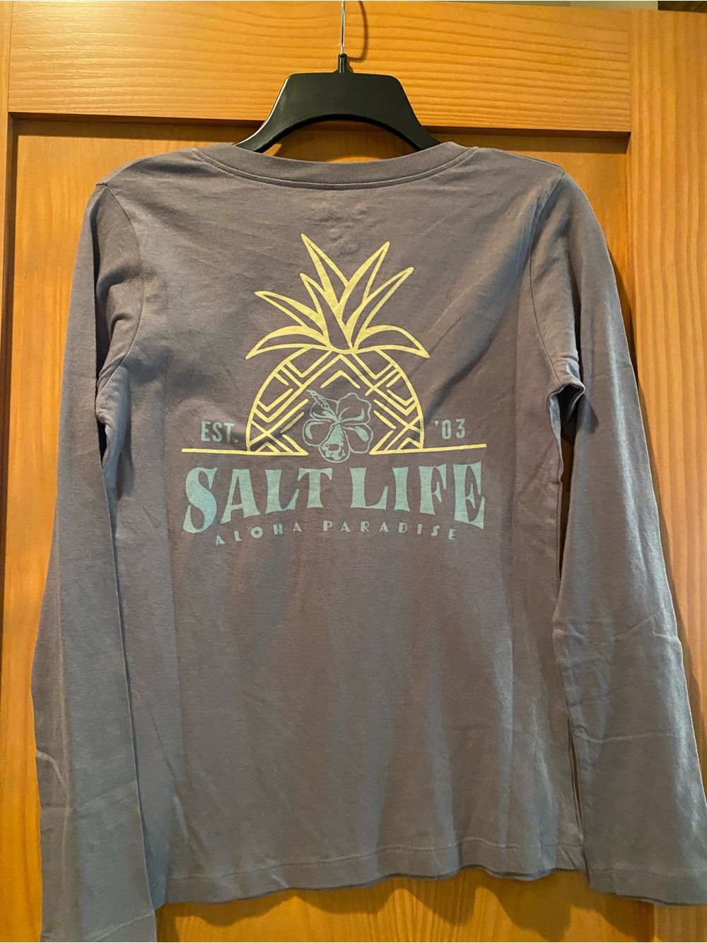 Salt Life Women’s Gray Pineapple Aloha Paradise Long Sleeve V-Neck Shirt NWT S